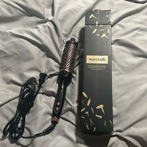 Like new WavyTalk blowout thermal brush! Rose gold.